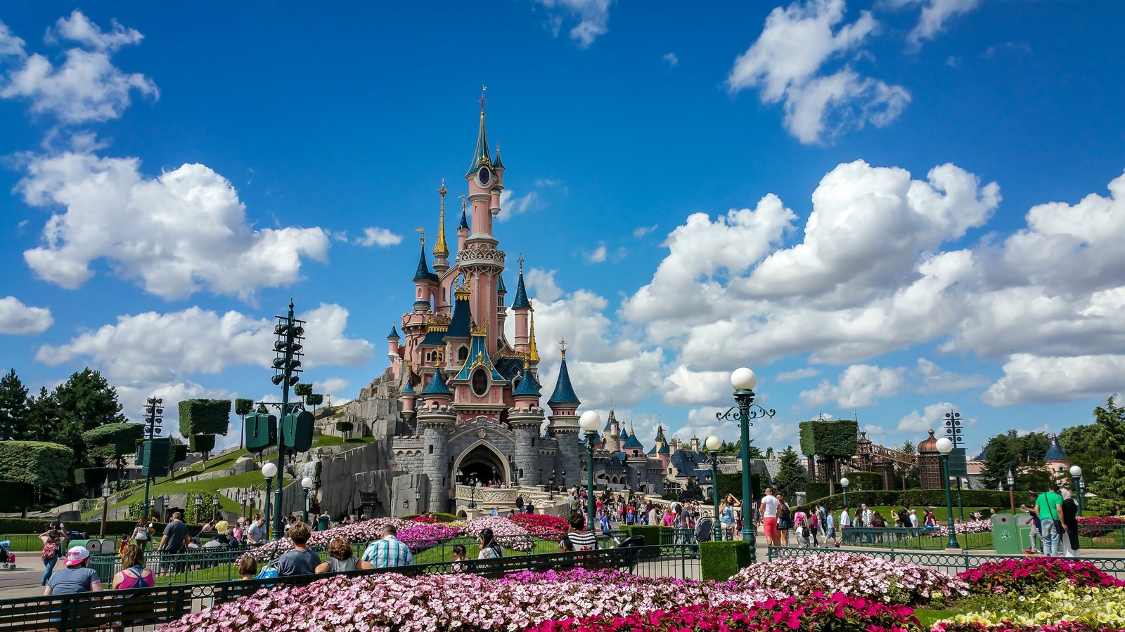 Beauvais-Tille Airport to Disneyland Paris